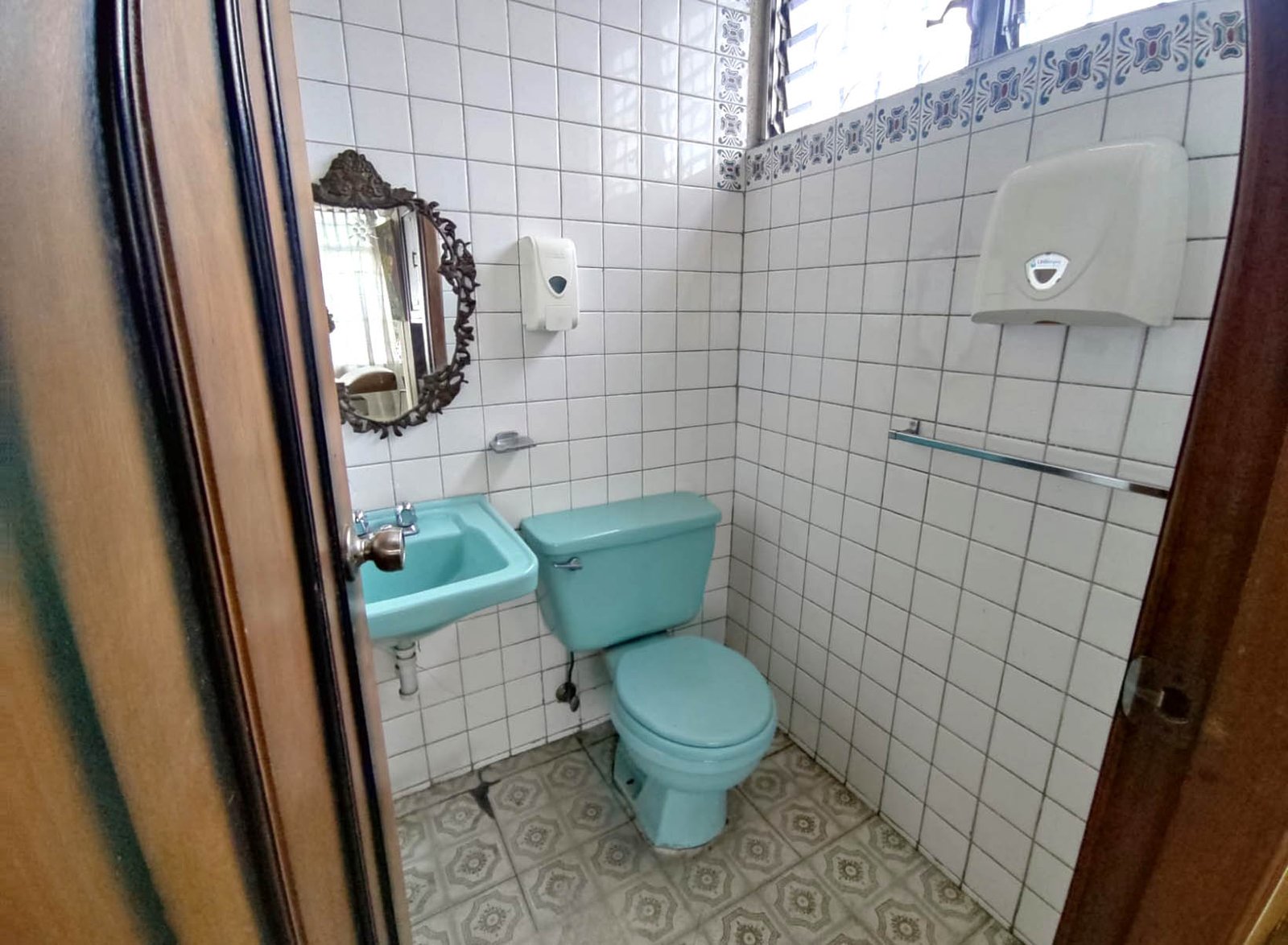 U. Central_baño oficina